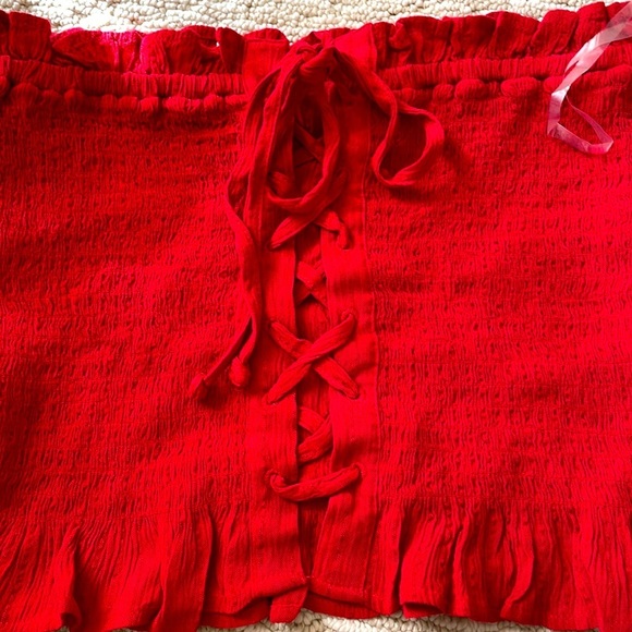 American Eagle red lace up tube top with small ruffles - Picture 2 of 5